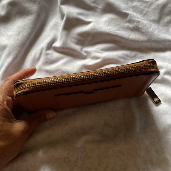 Kate Spade Large Brown Leather Continental Zip Wallet.   LE - Picture 6 of 11